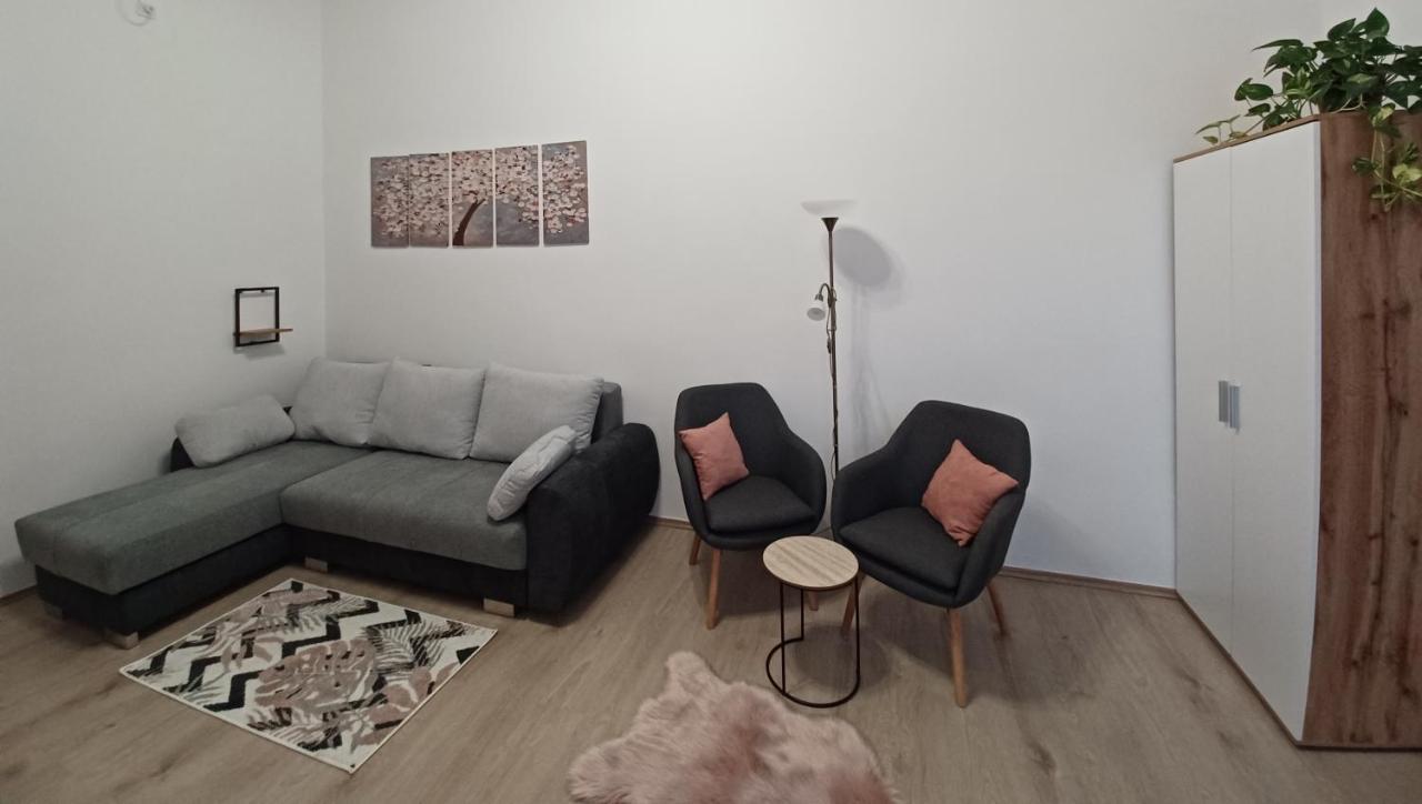אגר Rad-Var Apartmanhaz מראה חיצוני תמונה