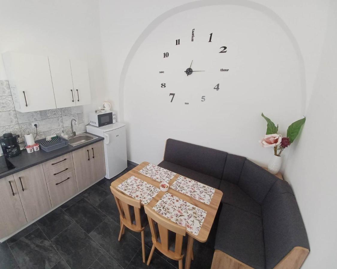 אגר Rad-Var Apartmanhaz מראה חיצוני תמונה
